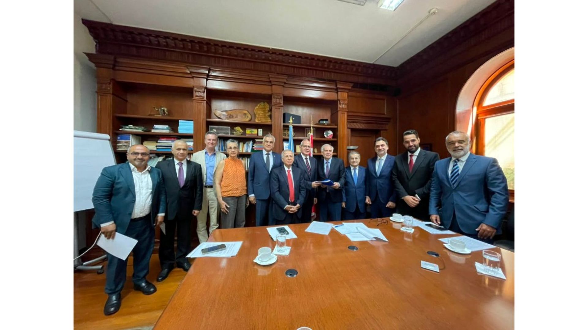 وفد نيابي سلّم ممثل الأمين العام للأمم المتحدة رسالة موقعة من 86 نائبا طالبت بتجديد ولاية "اليونيفيل"
